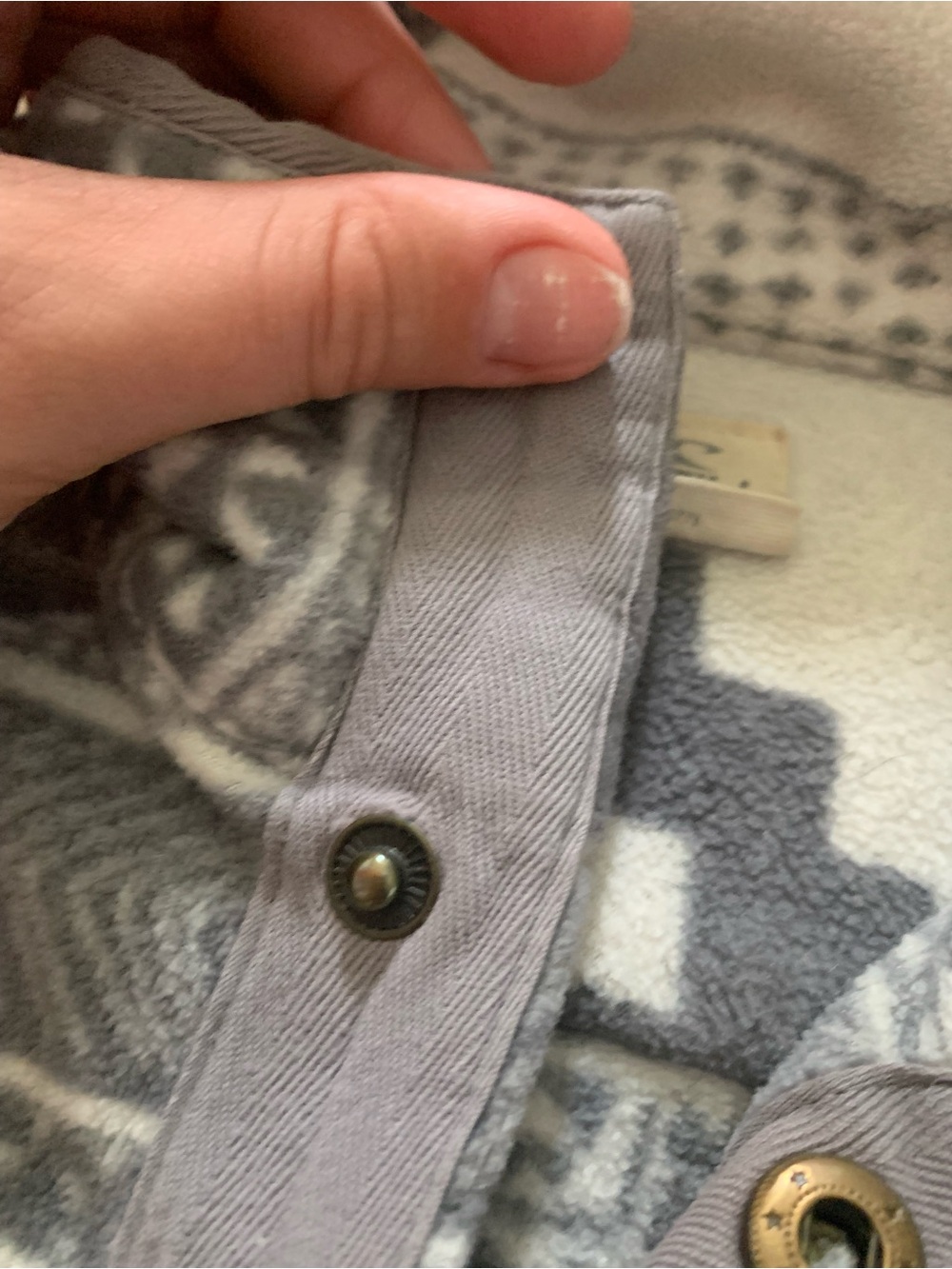 Columbia White & Grey Fleece Pull-over - Picture 9 of 11